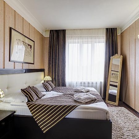 Baden-Baden Hotel ハルキウ エクステリア 写真