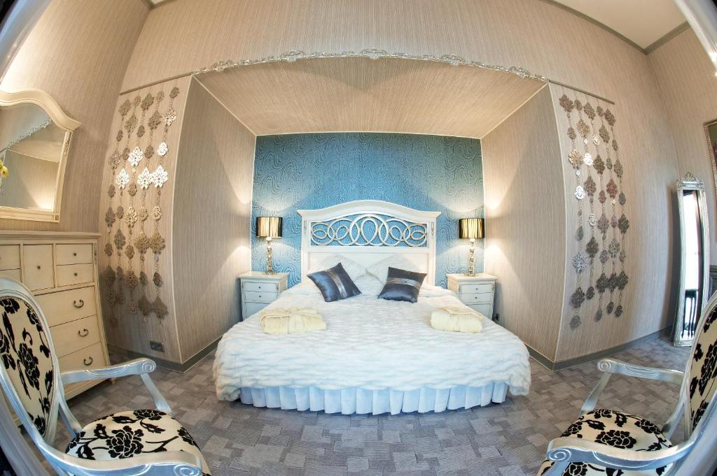 Baden-Baden Hotel ハルキウ 部屋 写真