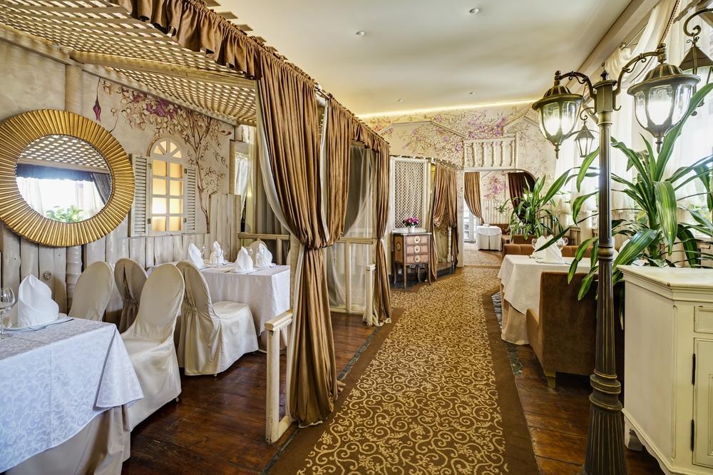 Baden-Baden Hotel ハルキウ エクステリア 写真