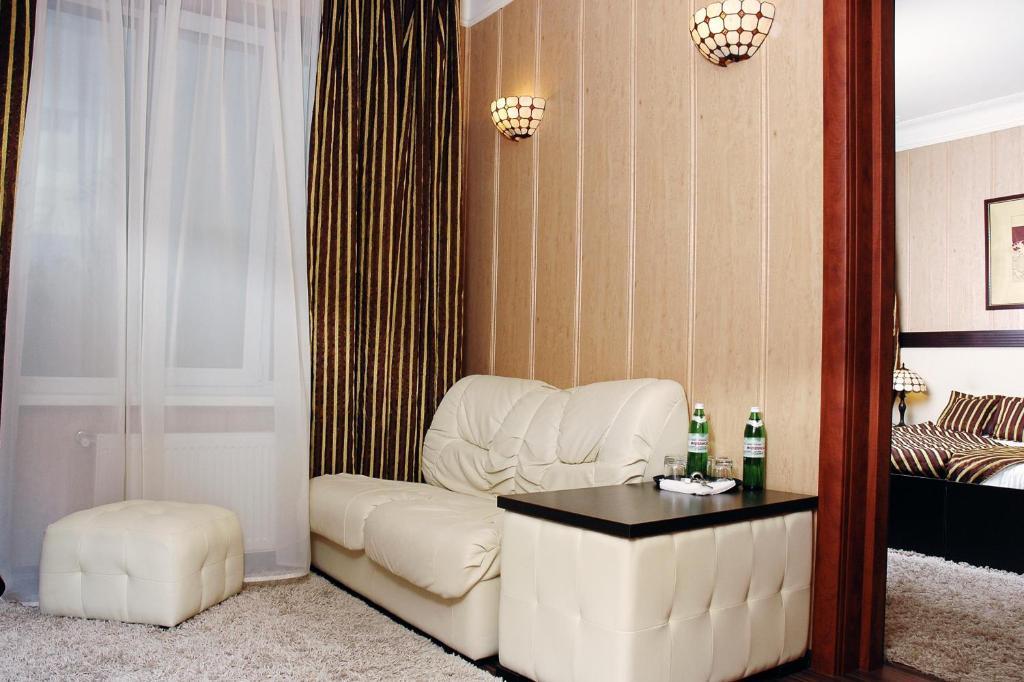 Baden-Baden Hotel ハルキウ 部屋 写真